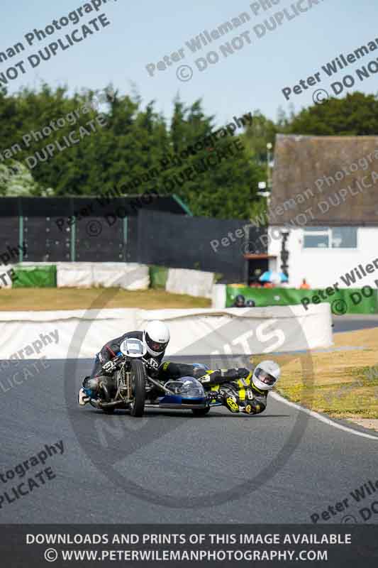 Vintage motorcycle club;eventdigitalimages;mallory park;mallory park trackday photographs;no limits trackdays;peter wileman photography;trackday digital images;trackday photos;vmcc festival 1000 bikes photographs